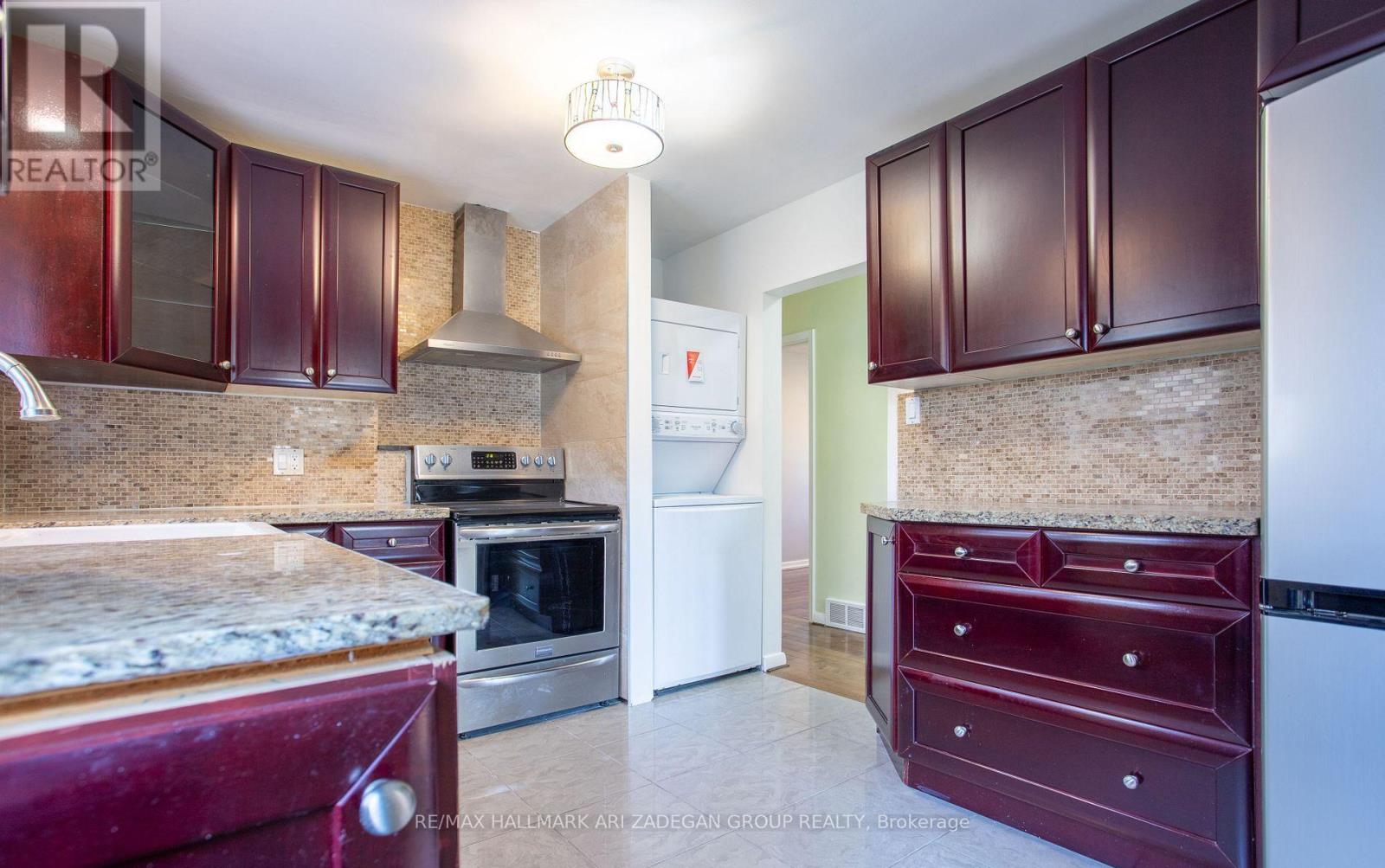 210 HARRYGAN CRESCENT - 11
