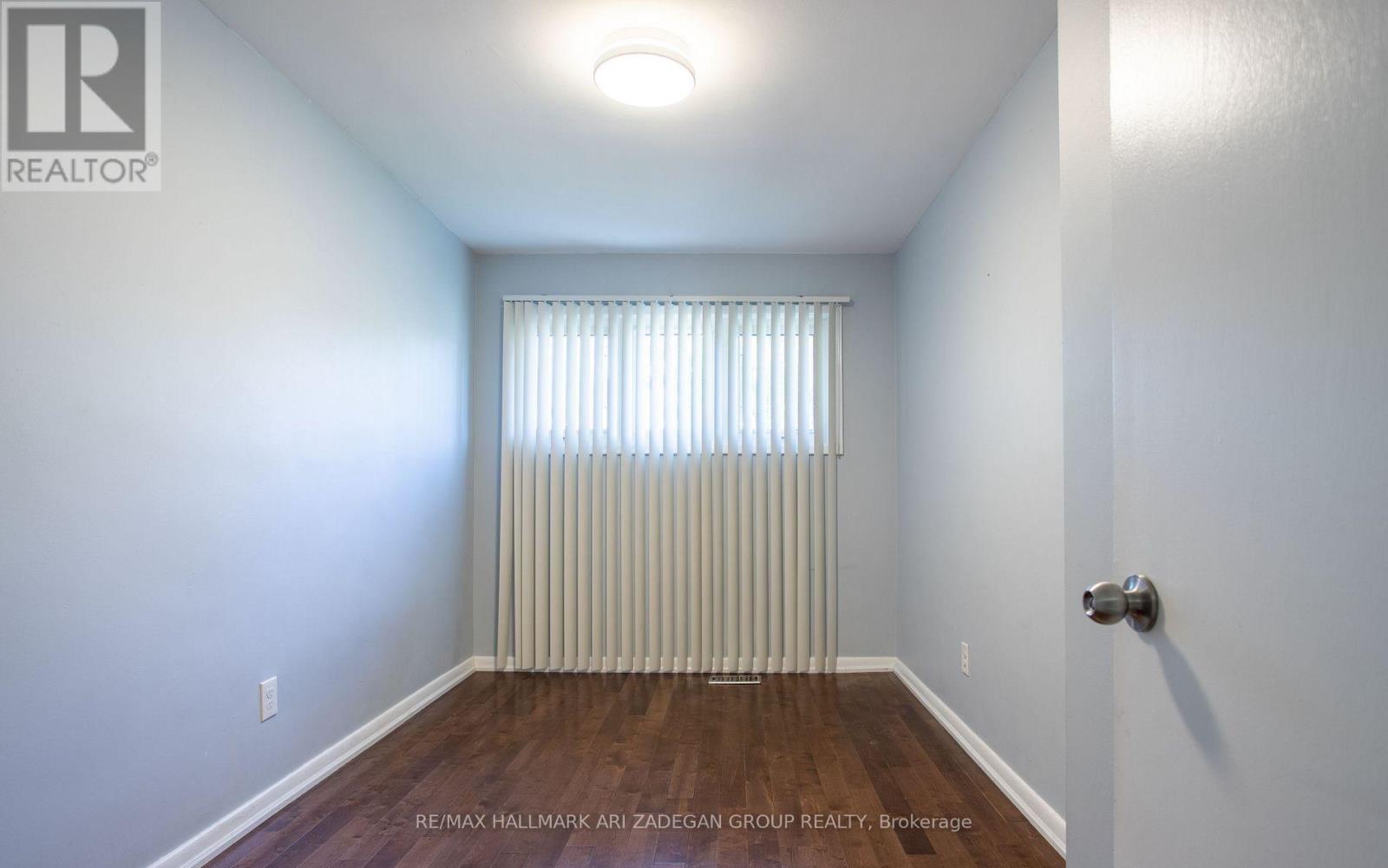 210 HARRYGAN CRESCENT - 22