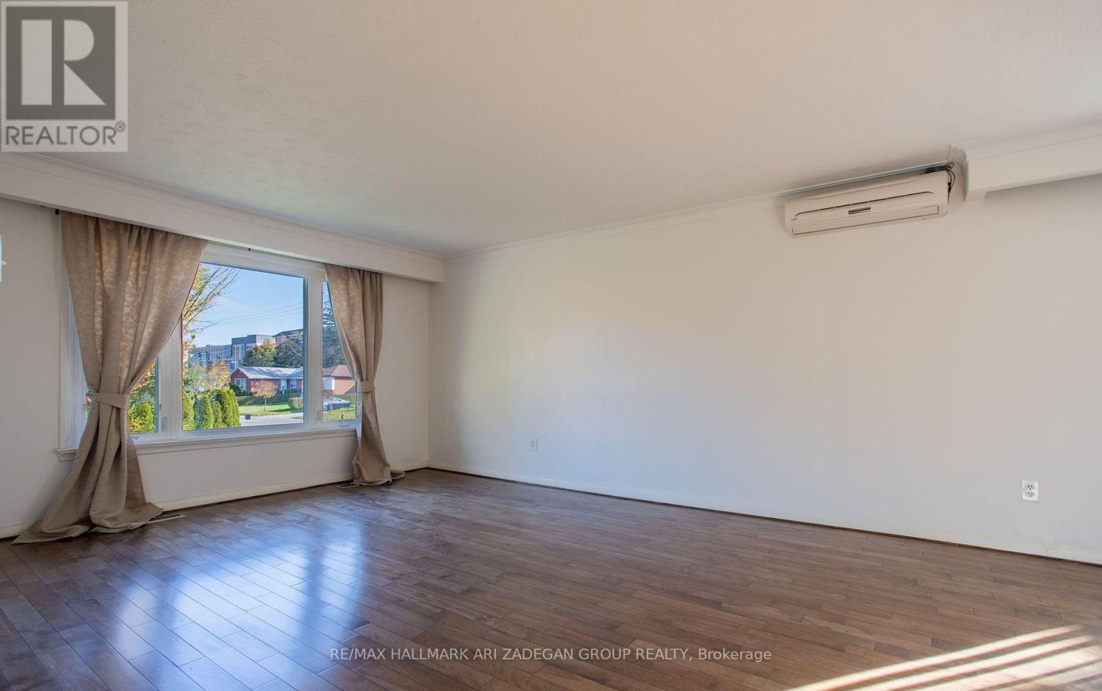 210 HARRYGAN CRESCENT - 5