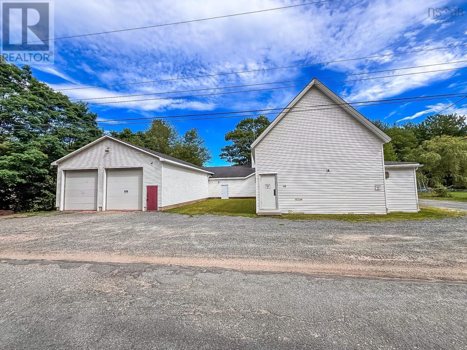 16 Wiles Lake Road