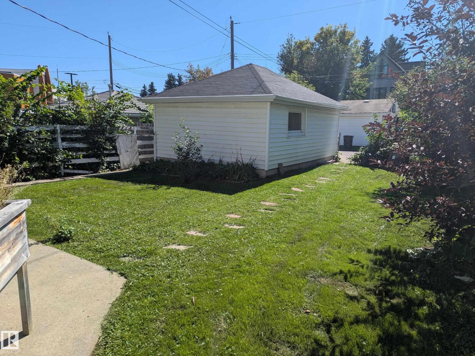 10671 63 AV NW - Image 39