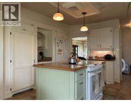 Kitchen - 5620 Kenmore Road, Grand Forks, BC V0H1H4 Photo 8