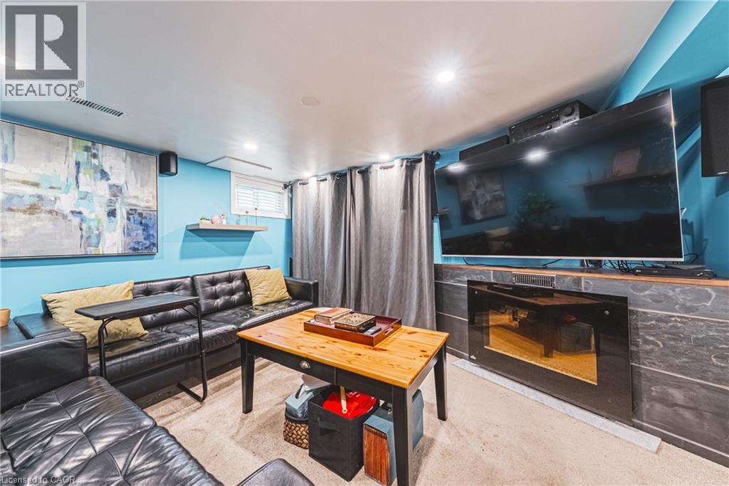 242 EAST 43RD Street - Image 25