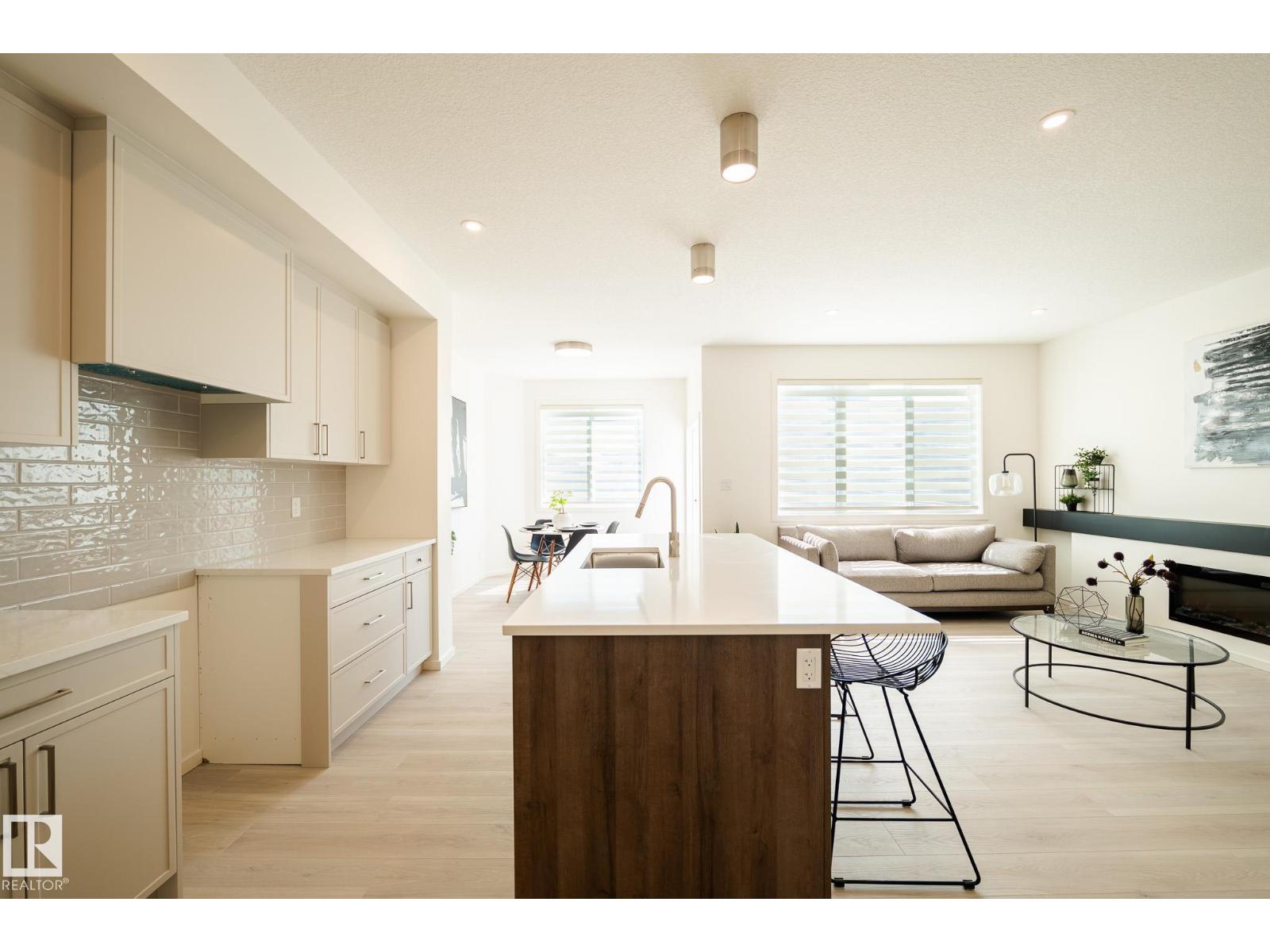 7705 174A AV NW - 17