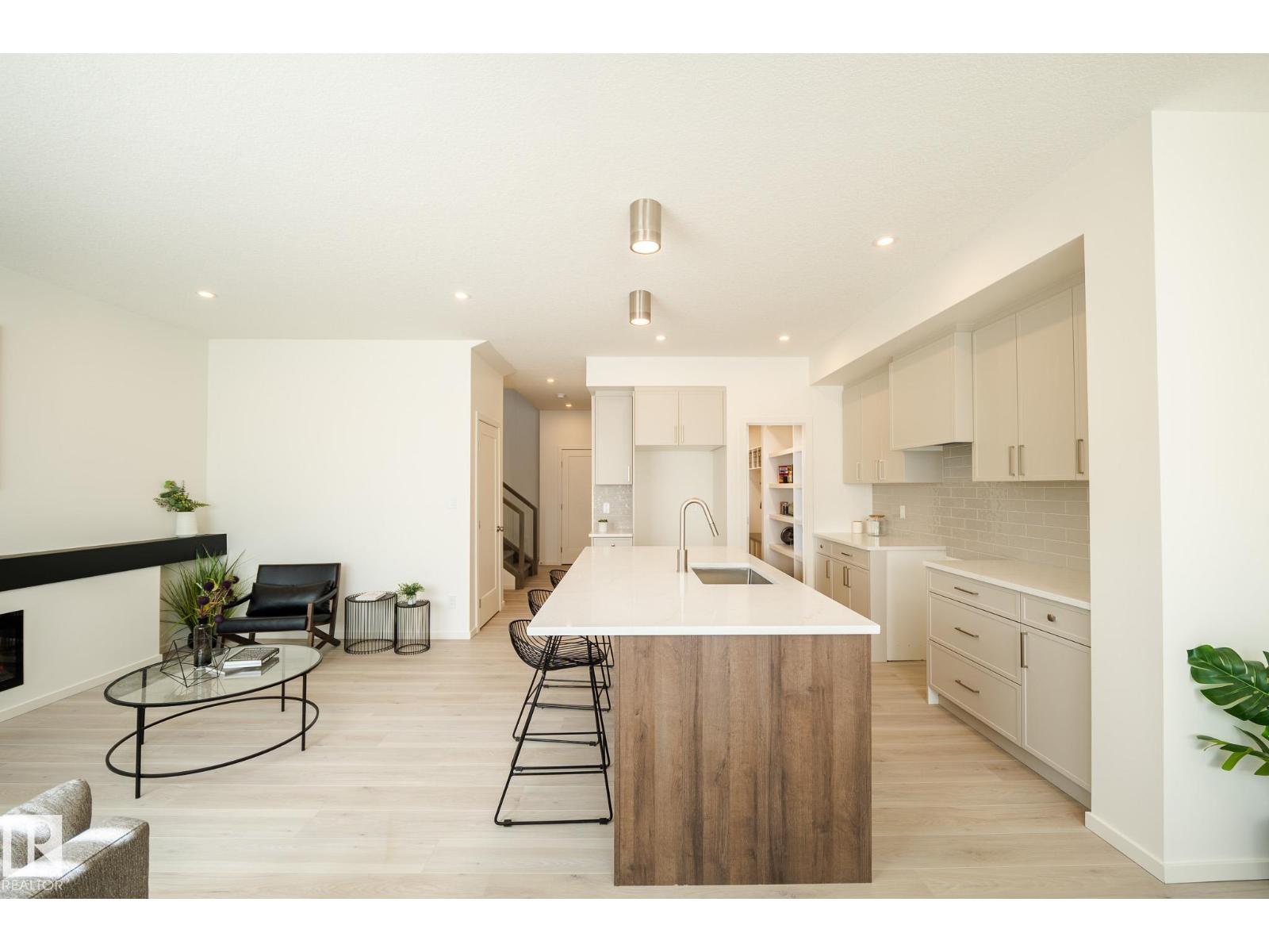7705 174A AV NW - 14