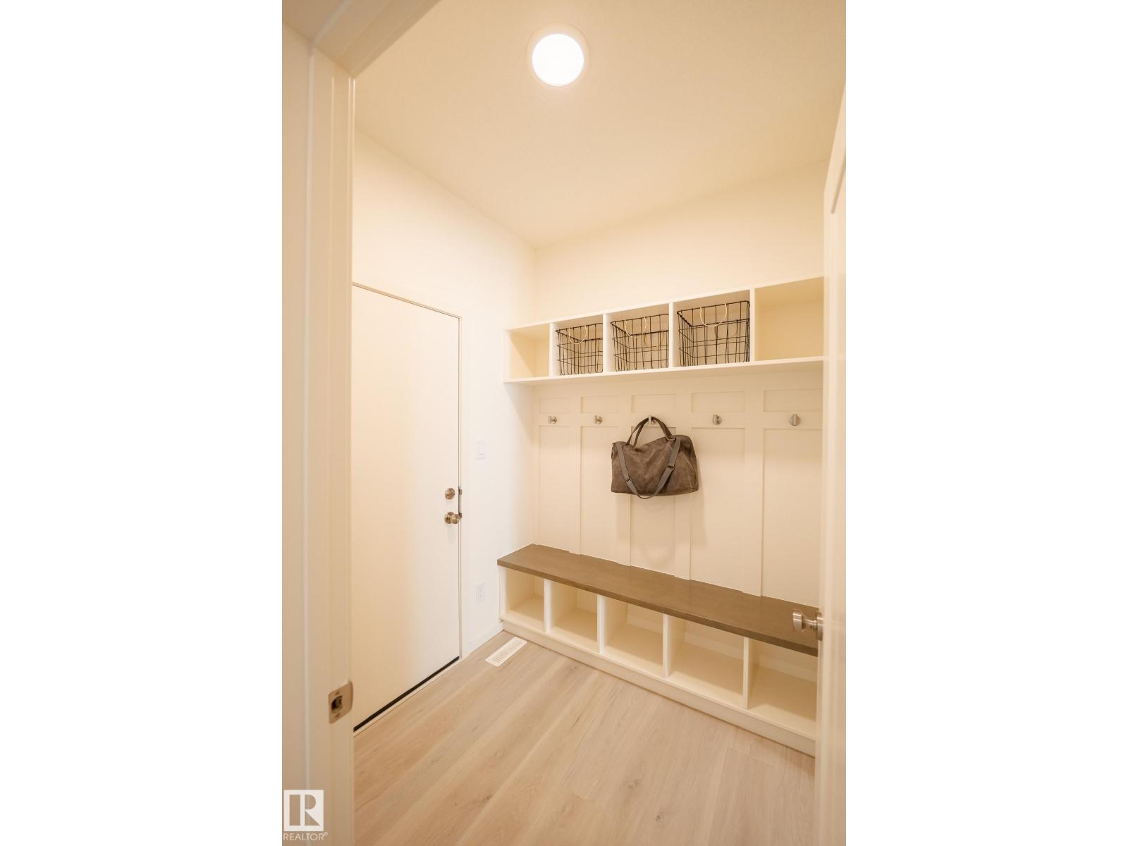 7705 174A Av NW photo 3 — MLS® E4490870