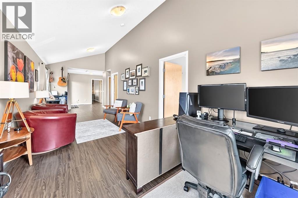 331 Royal Birch View NW - 40