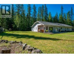 Kitchen - 2222 Jenisa Road, Castlegar, BC V1N2L8 Photo 9