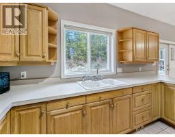 2222 Jenisa Road, Castlegar, BC V1N2L8 Photo 25