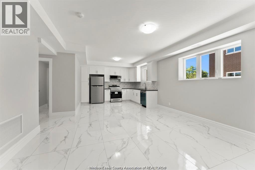 #C 2280 DAYTONA, Windsor, Ontario, N9B3Y2, Windsor, Ontario — photo 4 of 5