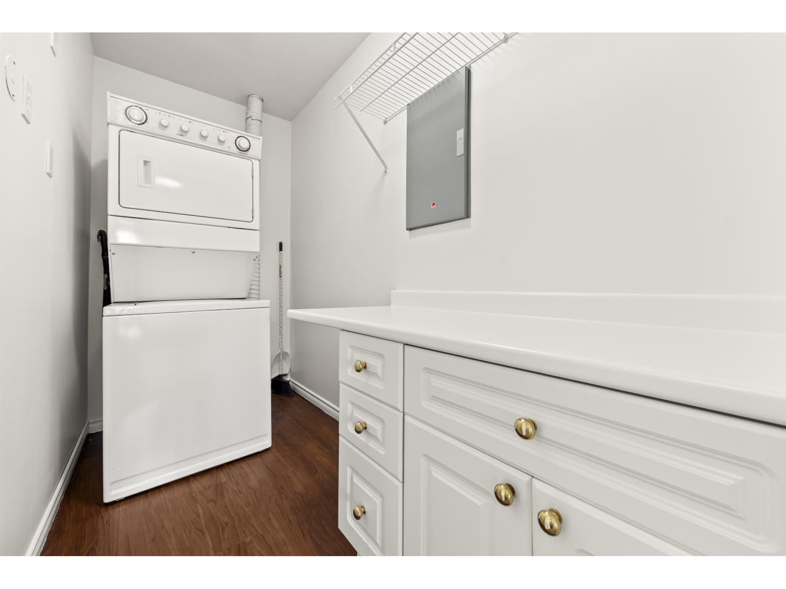 213 20448 PARK AVENUE, Langley