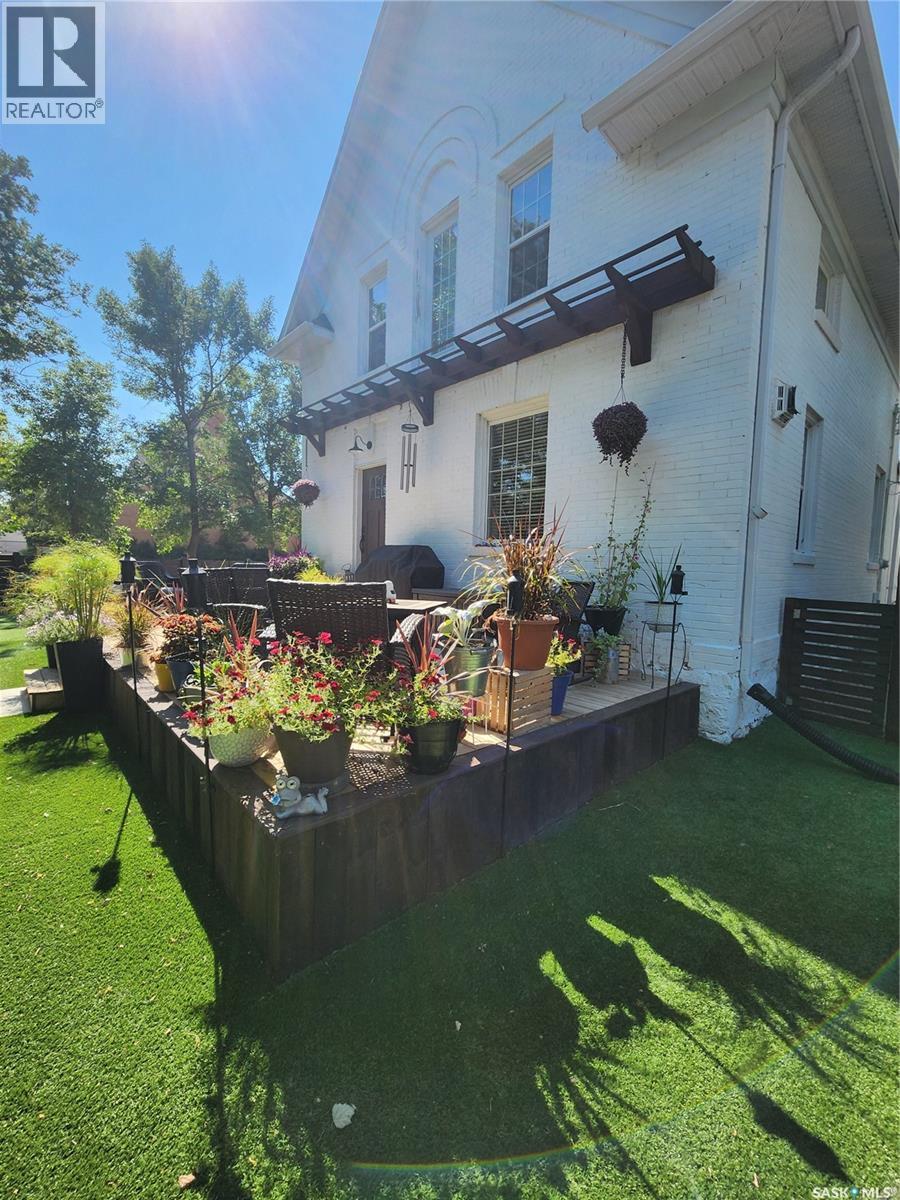 1401 3rd STREET - 60