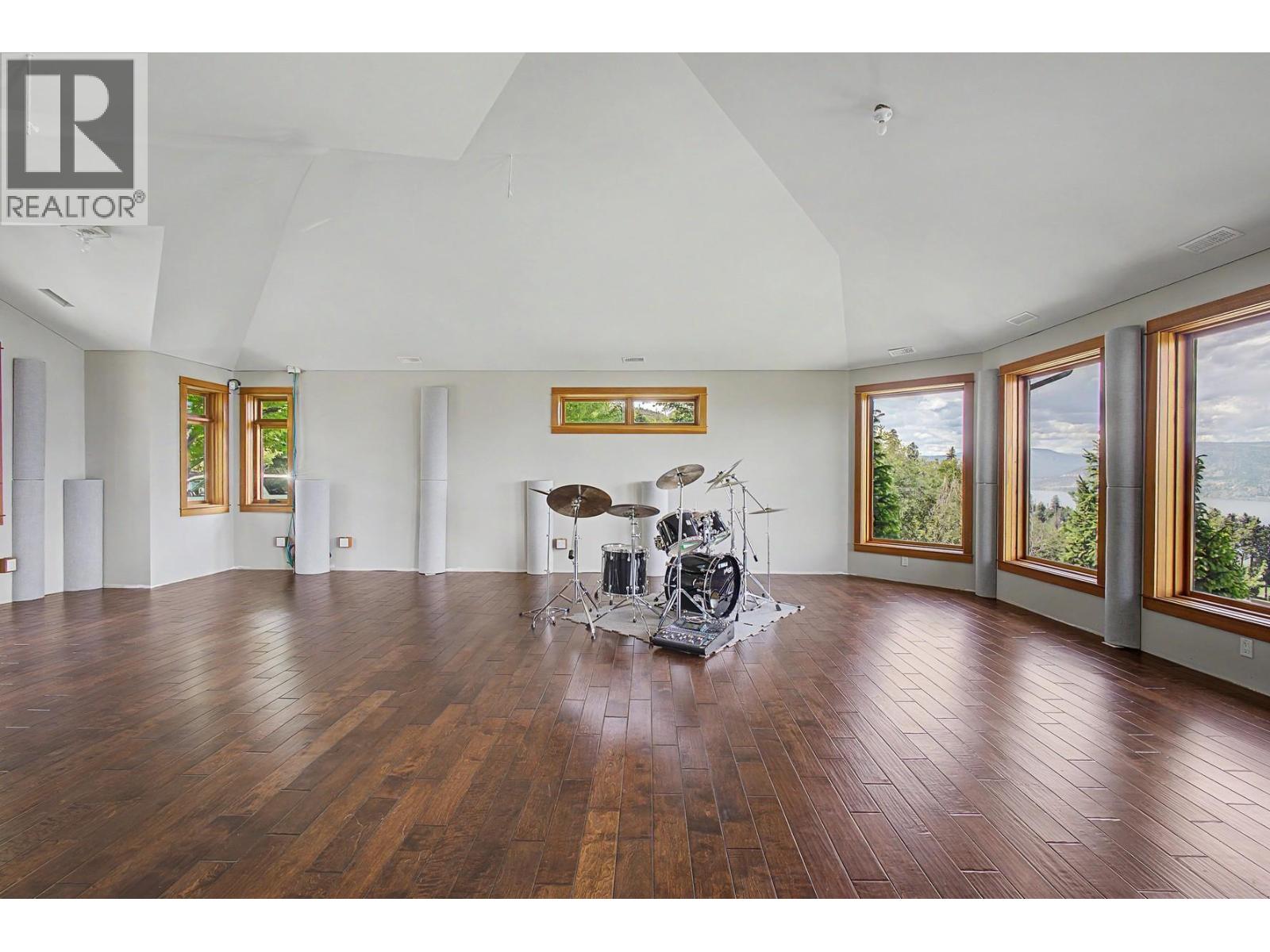 105 Timberline Road, Kelowna - Image 1
