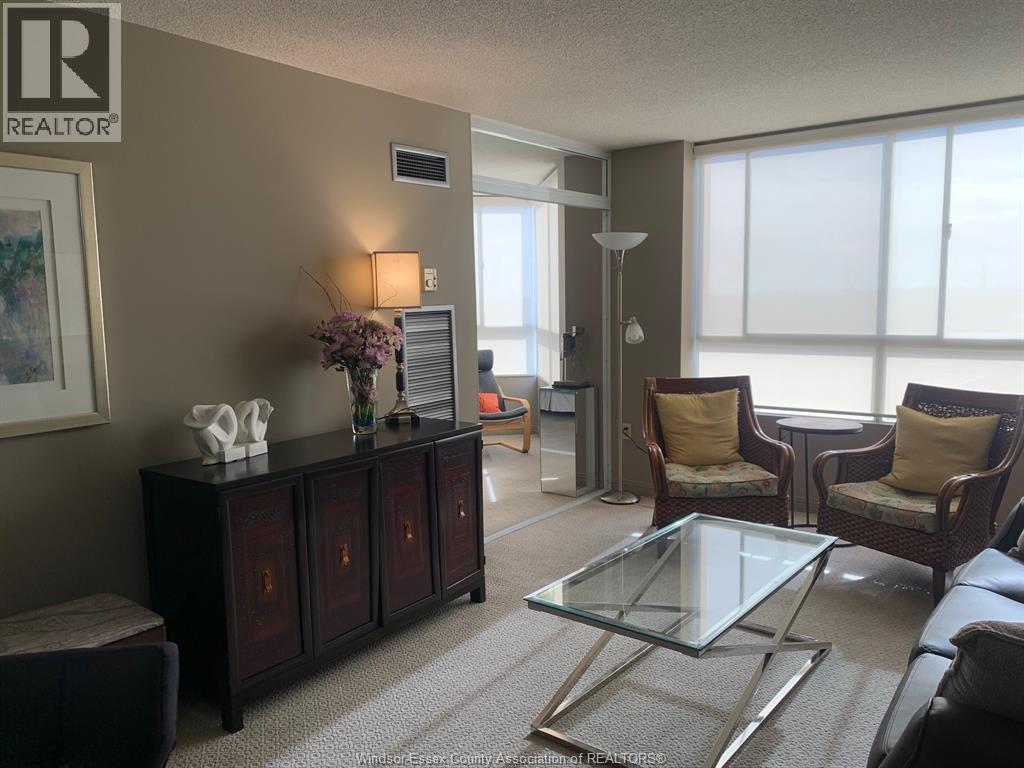 #1701 75 RIVERSIDE Drive, Windsor, Ontario, N9A7C2, Windsor, Ontario — photo 4 of 5