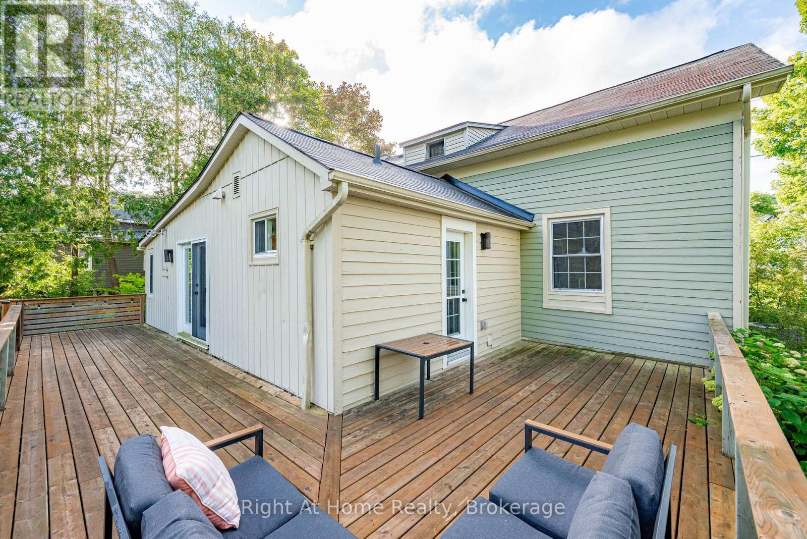 88 KING STREET E - Image 35
