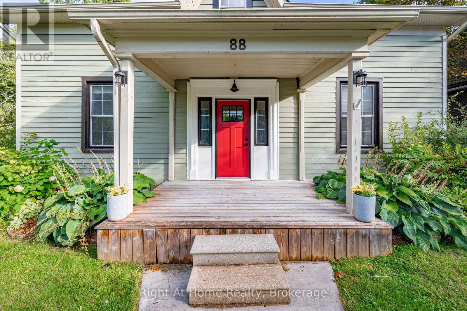 88 KING STREET E - 7