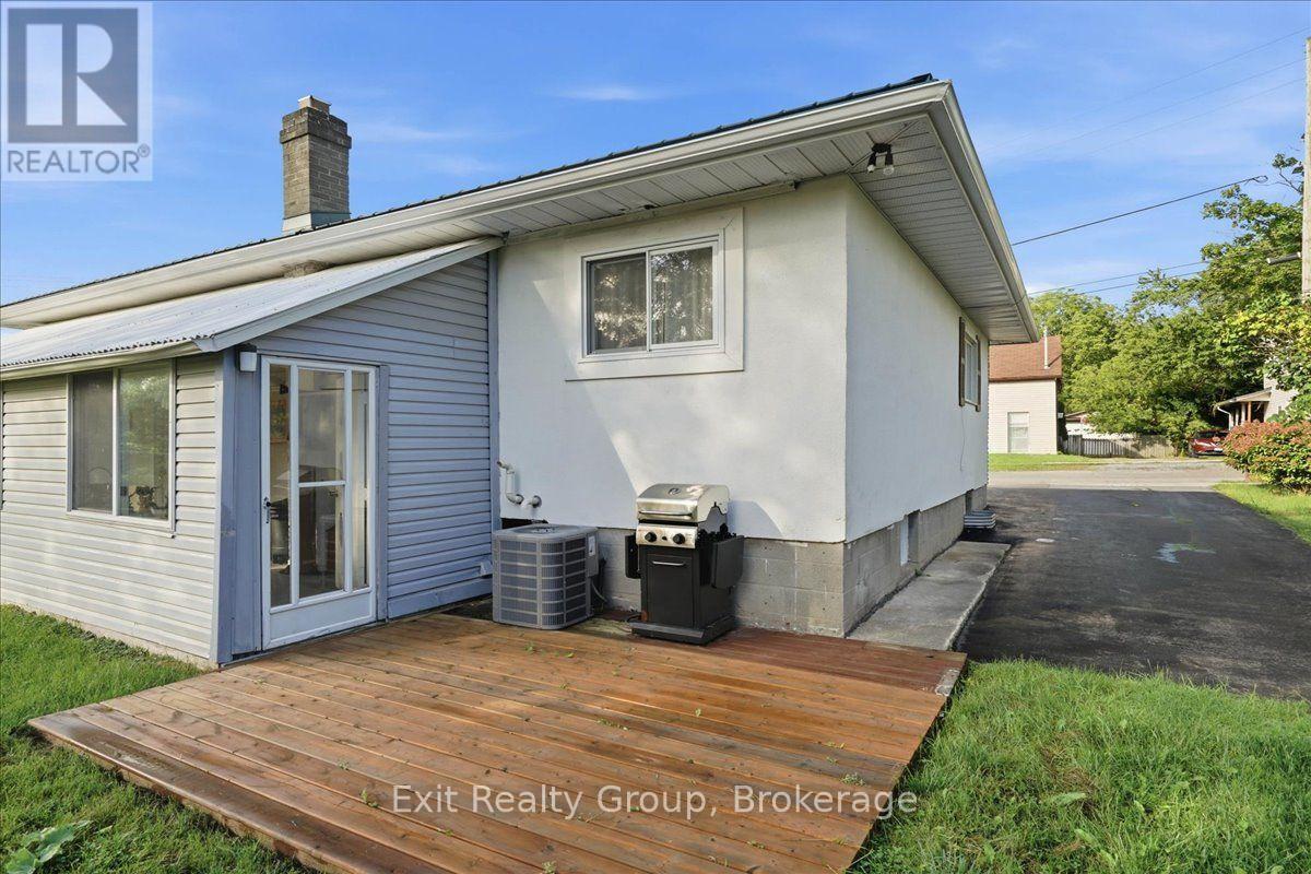 29 EMMA STREET - 24