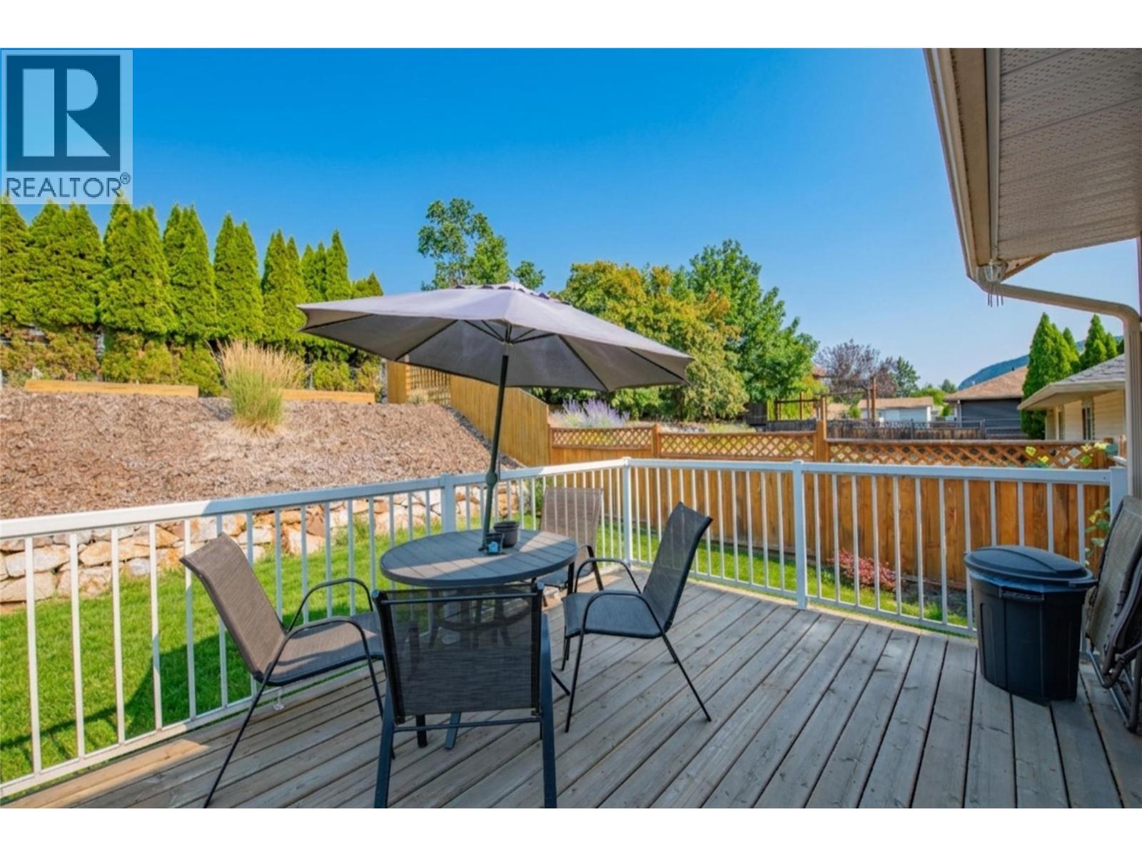 1808 Skyview Crescent - Image 39