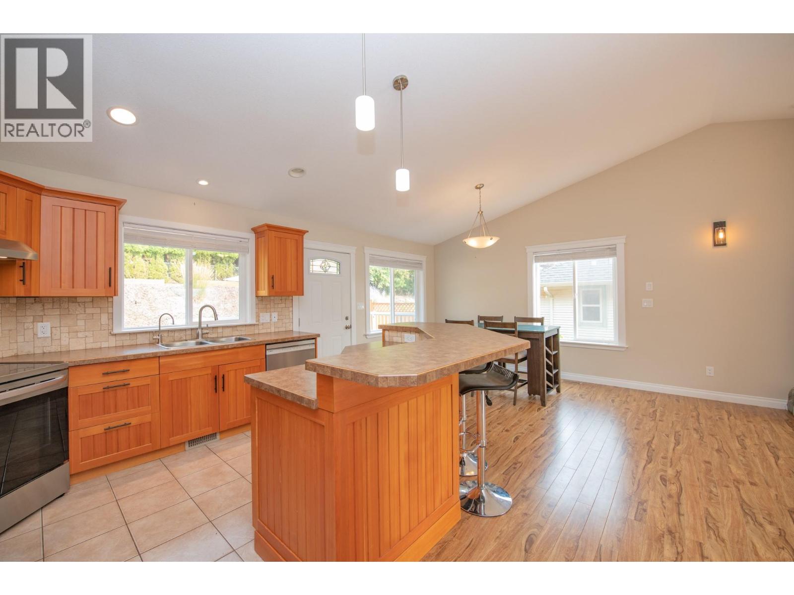 1808 Skyview Crescent - 11
