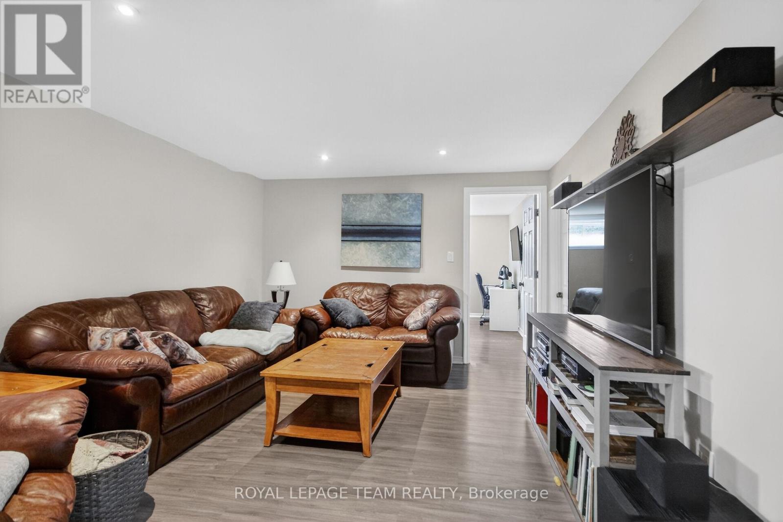 109 STONEWALK DRIVE - 33