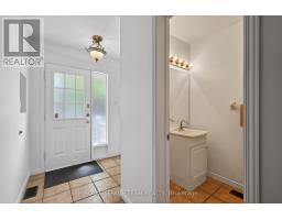 Primary Bedroom - 4 Mill Hill Road, Ottawa, ON K2H9N4 Photo 6