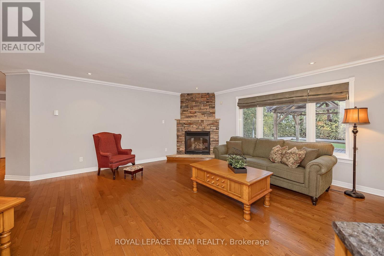 6543 WHEATFIELD CRESCENT - Image 9