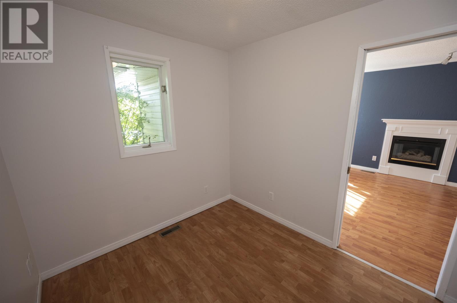 735 Ernestine Avenue - 17