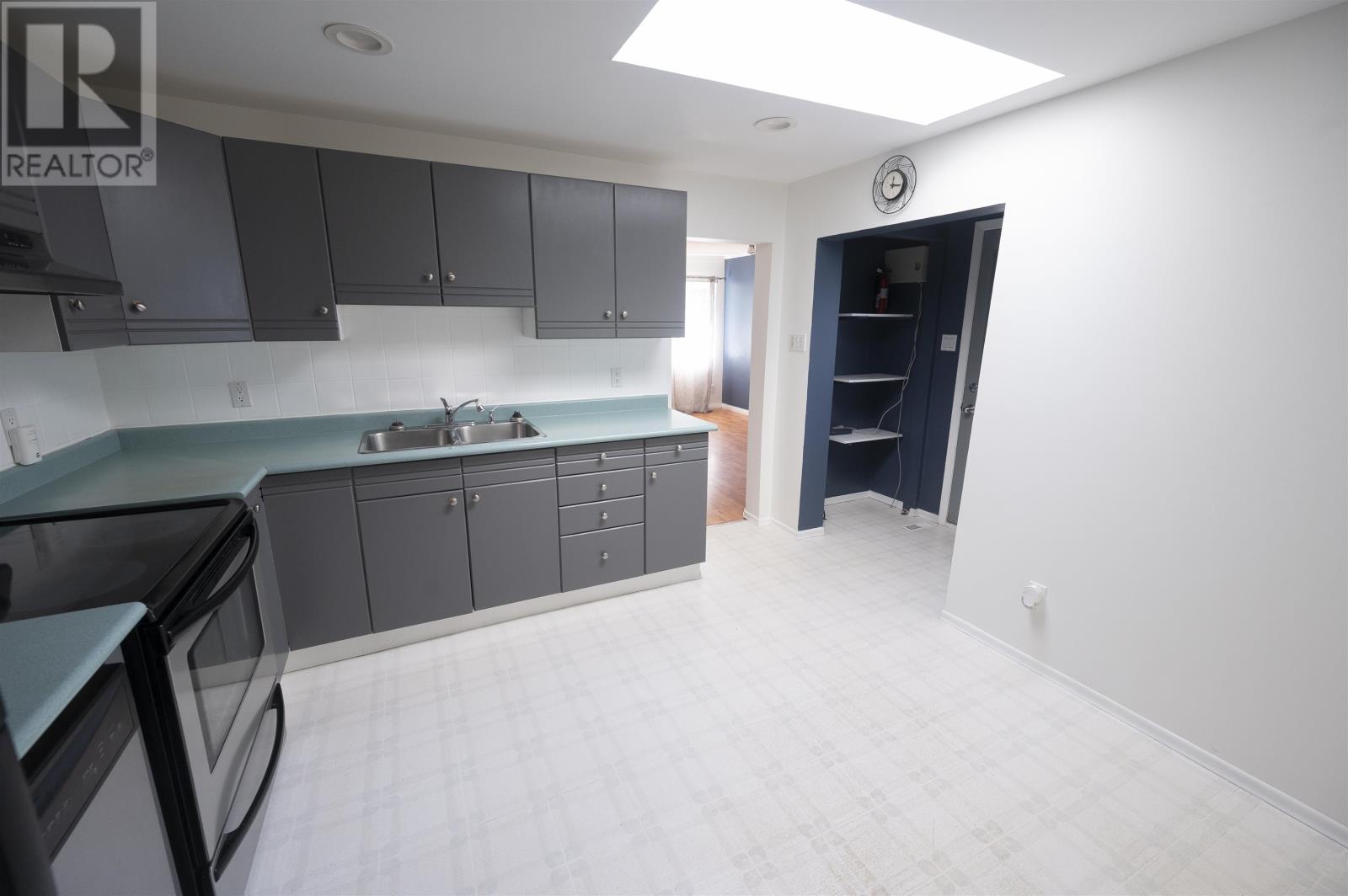 735 Ernestine Avenue - Image 7
