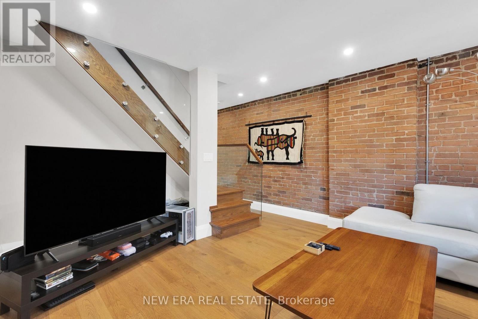 360 WOODBINE AVENUE - 10