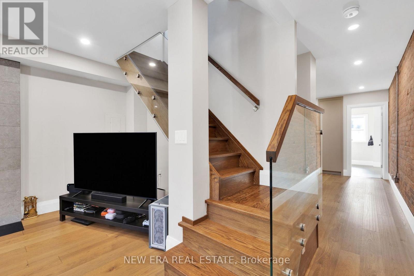 360 WOODBINE AVENUE - 12