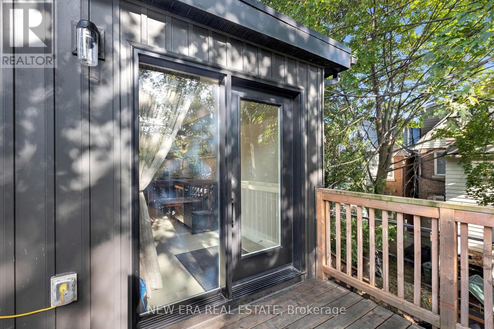 360 WOODBINE AVENUE - 23