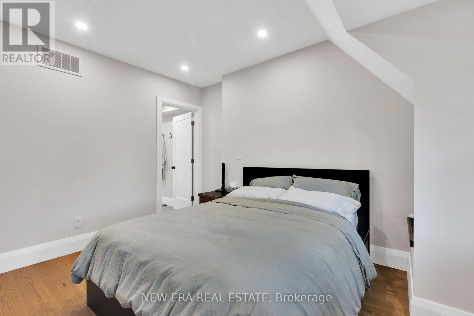 360 WOODBINE AVENUE - Image 26