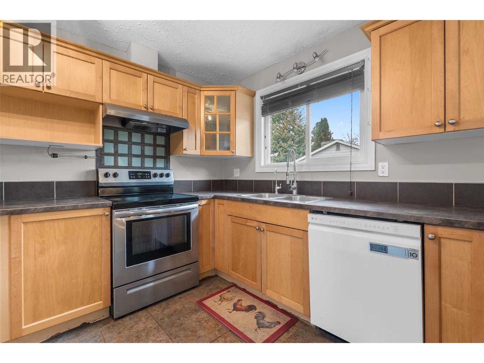 335 Nechiefman Street - 13