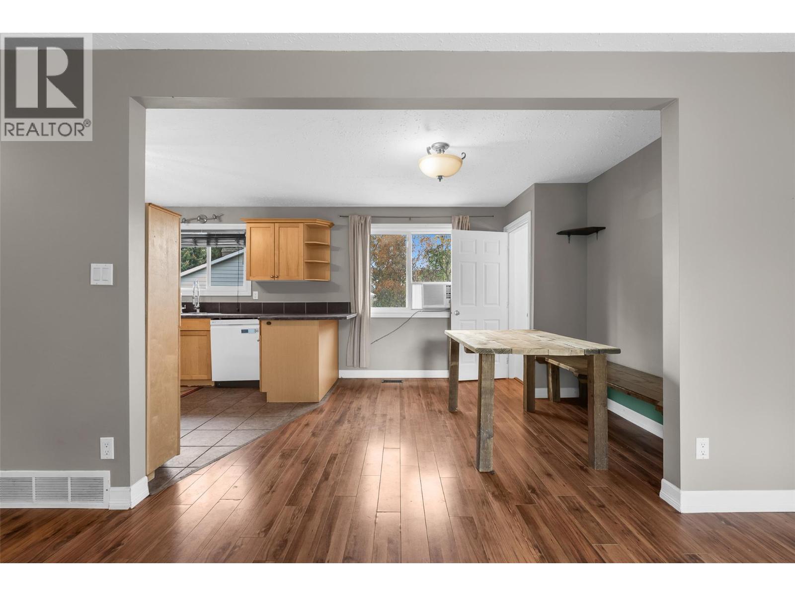335 Nechiefman Street - 9