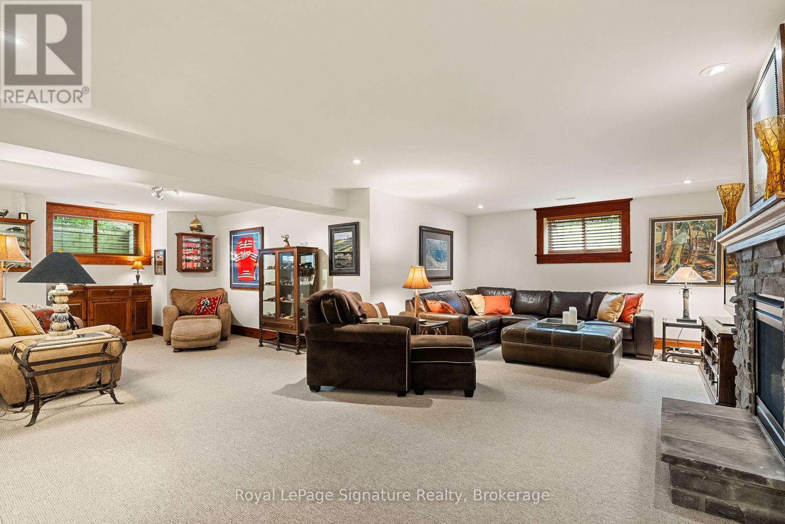 376 SUNSET BOULEVARD - Image 30