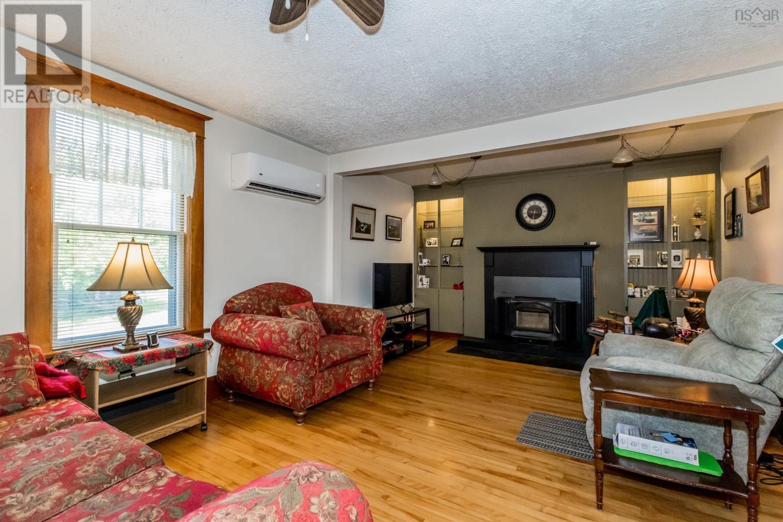 Property 22 of 49 of 7 Bonavista Avenue