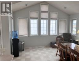 Foyer - 421 Dawson Street, Quesnel, BC V2J5A4 Photo 8