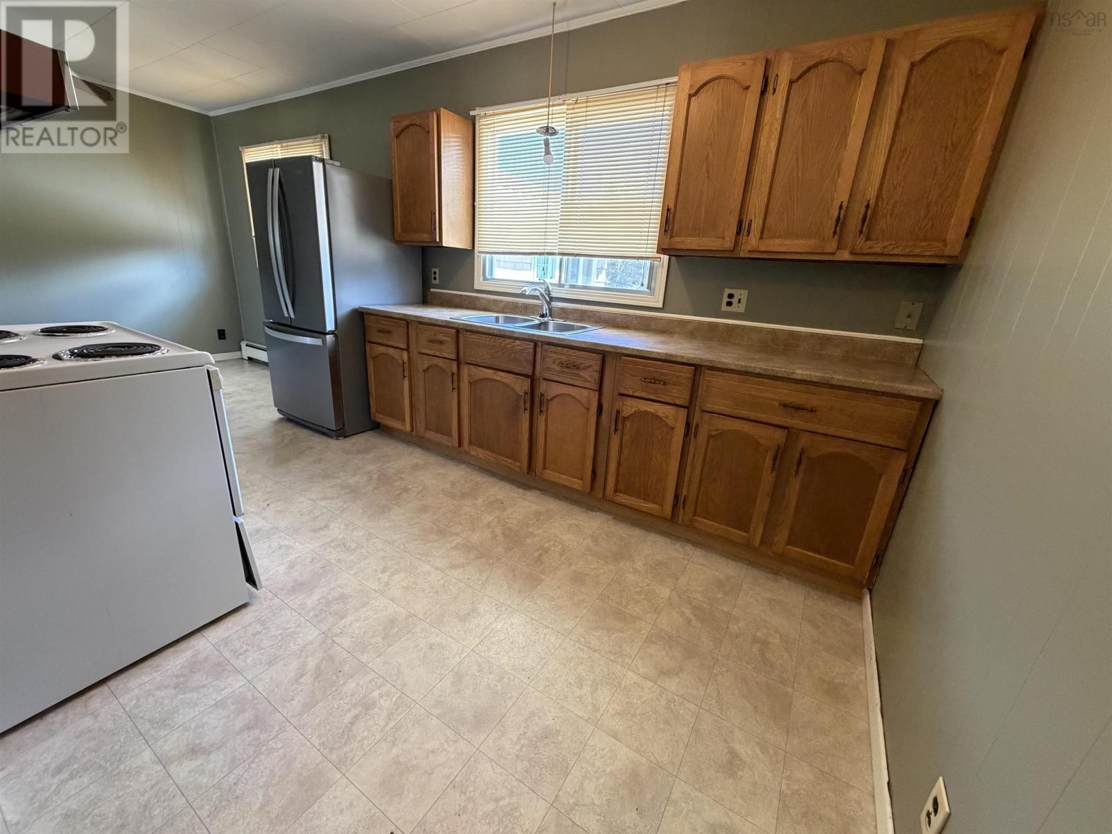 23596 Highway 7 - 6