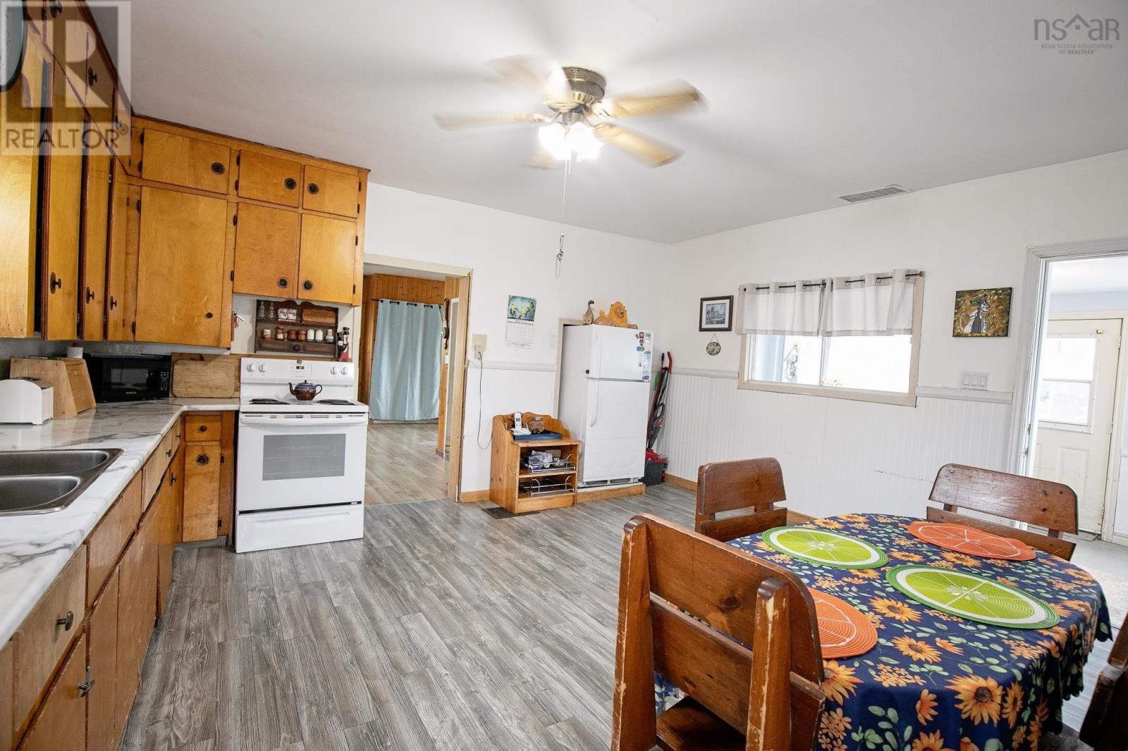 10307 Durham Street - 11