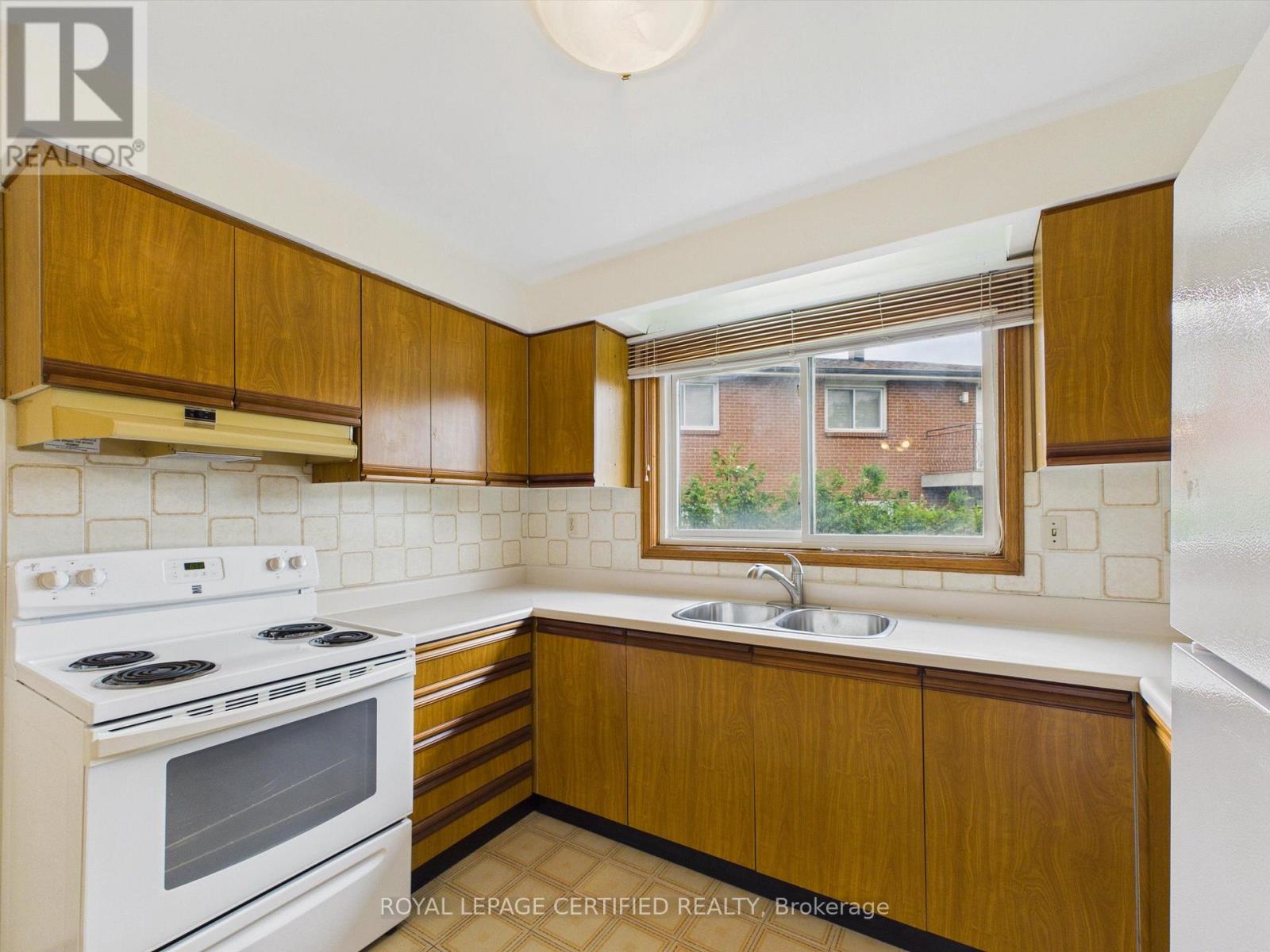 196 MOUNT OLIVE DRIVE - Image 15