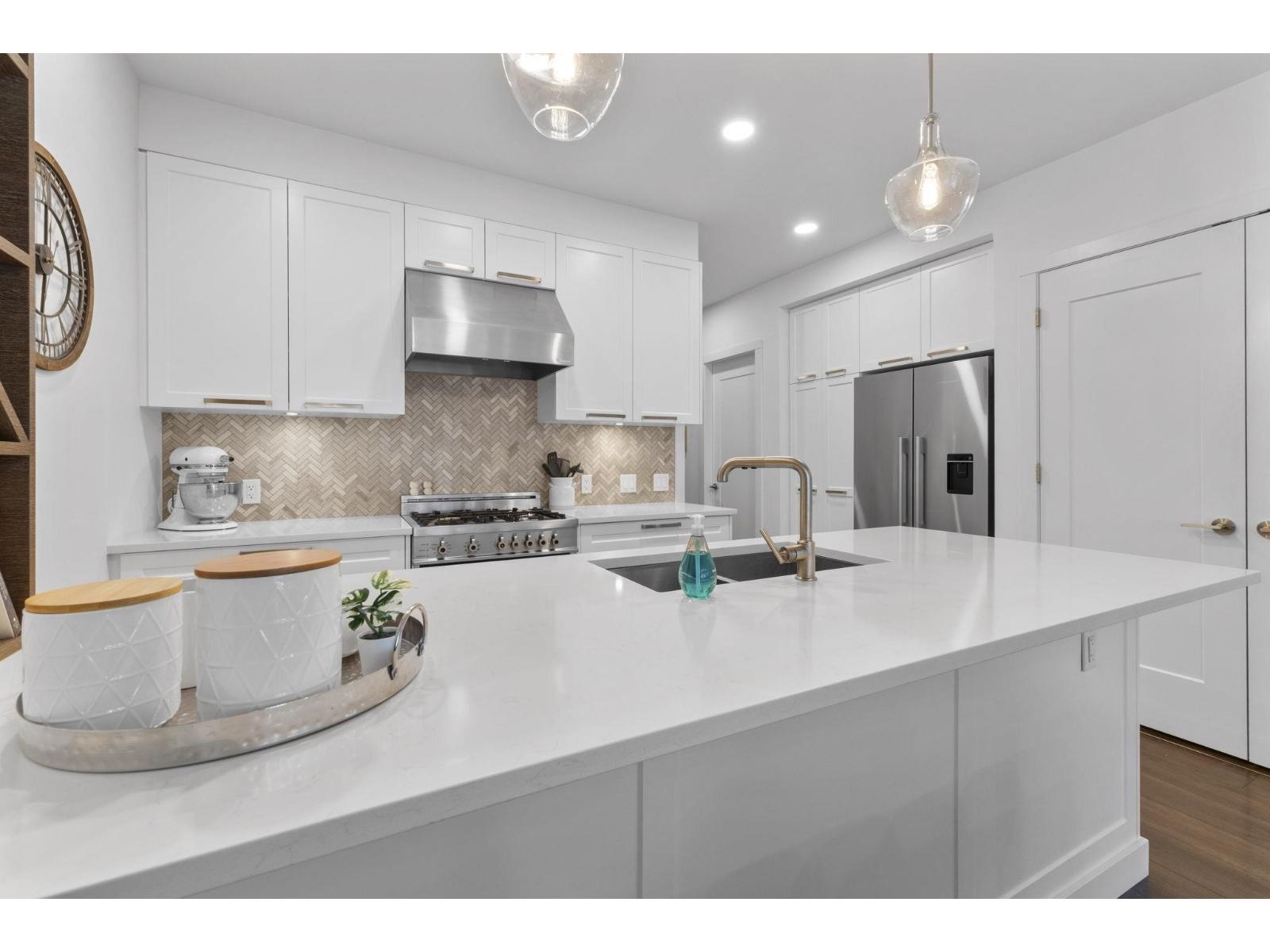 1 Bed, 2 Bath Apartment for Sale in Abbotsford – 309 33540 MAYFAIR AVENUE, Abbotsford – MLS# R3158362 - Image 6