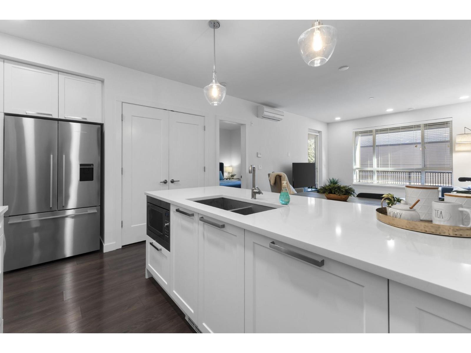1 Bed, 2 Bath Apartment for Sale in Abbotsford – 309 33540 MAYFAIR AVENUE, Abbotsford – MLS# R3158362 - Image 4