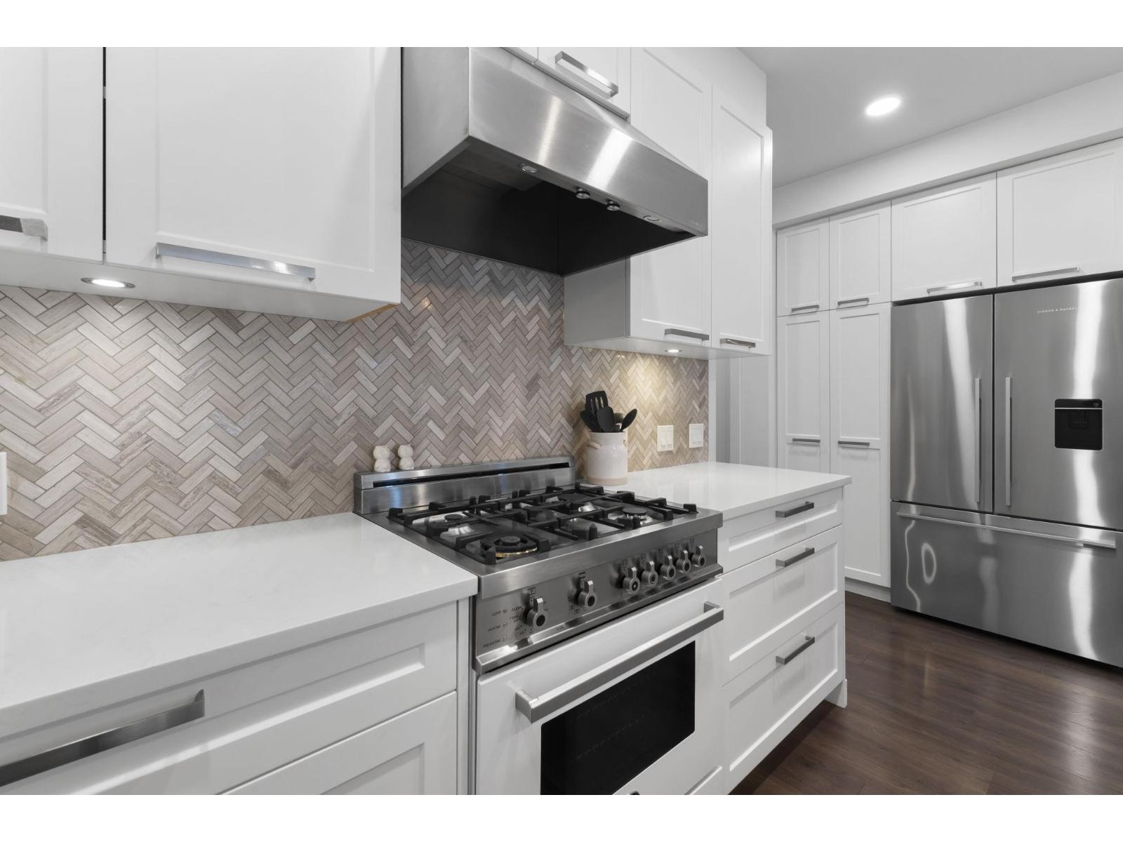 1 Bed, 2 Bath Apartment for Sale in Abbotsford – 309 33540 MAYFAIR AVENUE, Abbotsford – MLS# R3158362 - Image 3