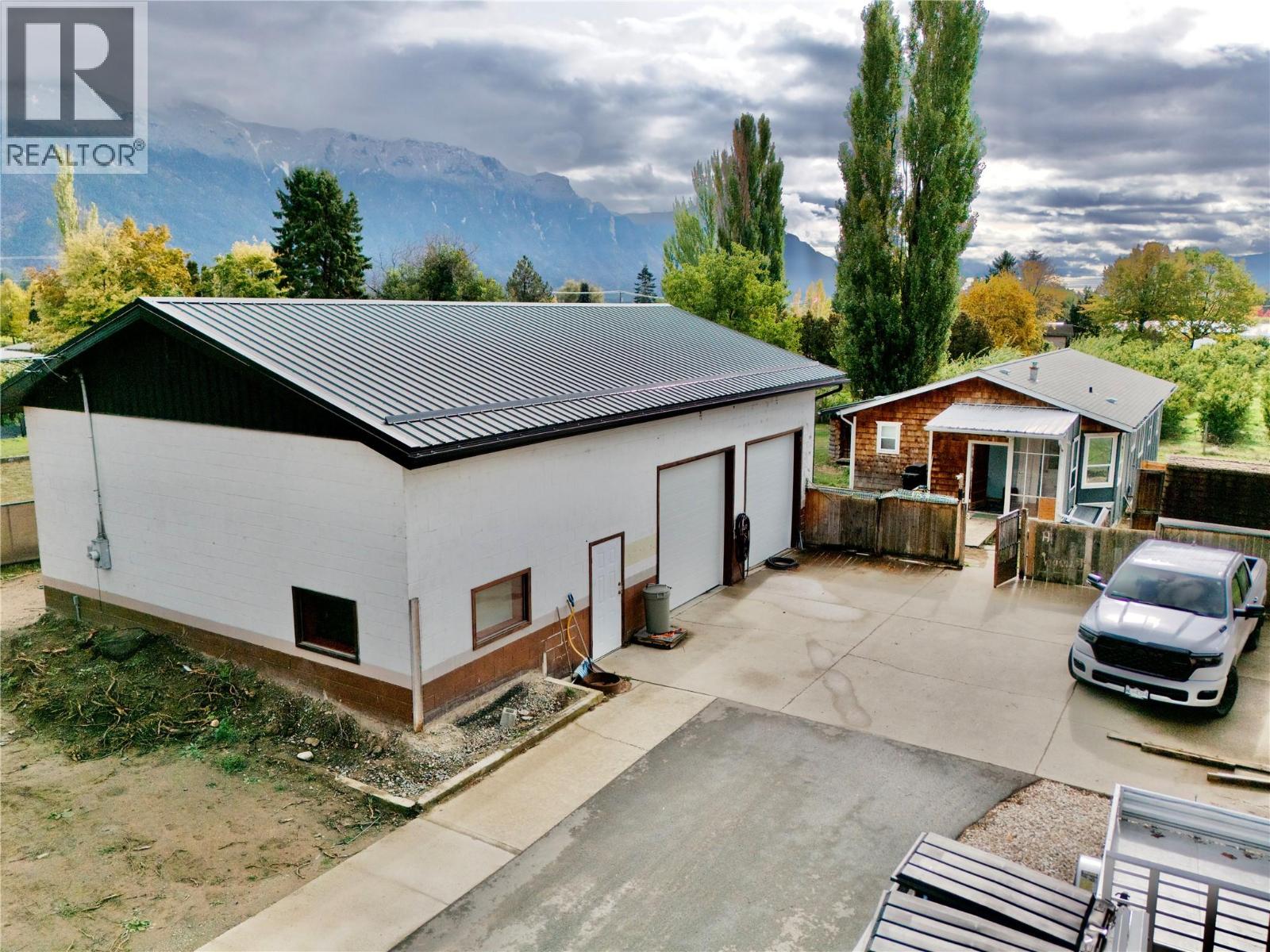 3211 Highway 3 - 11