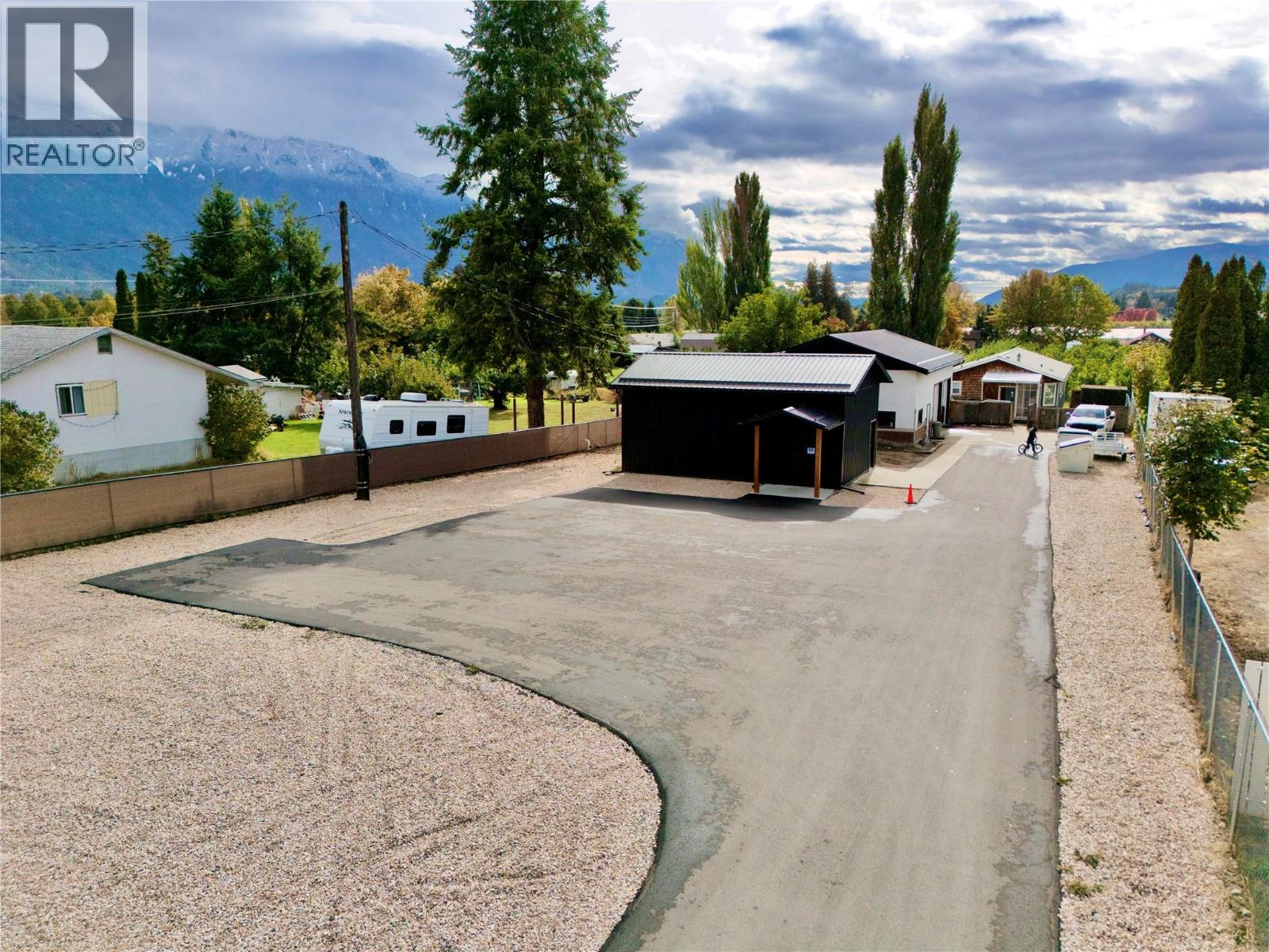 3211 Highway 3 - Image 4
