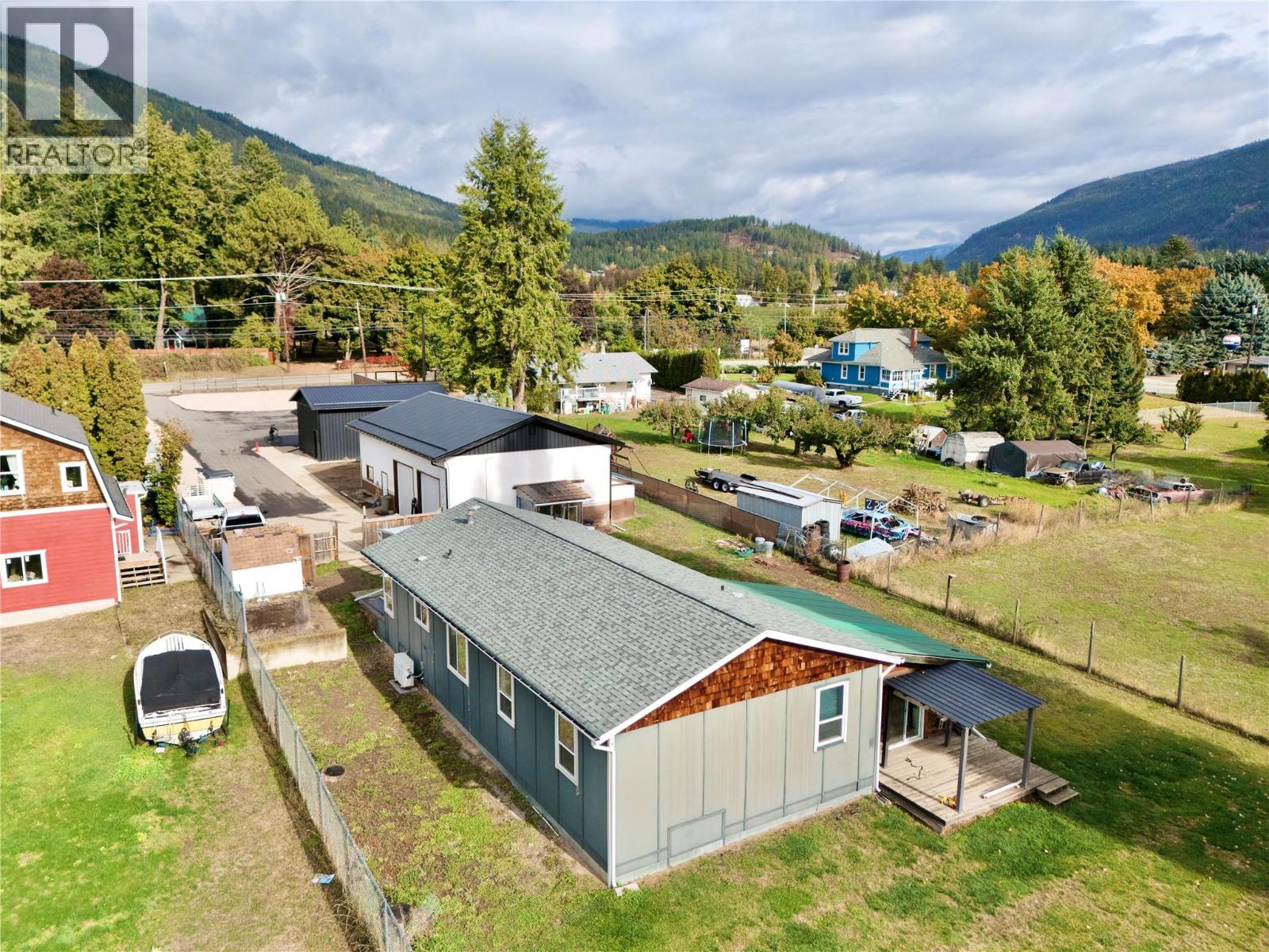 3211 Highway 3 - 20