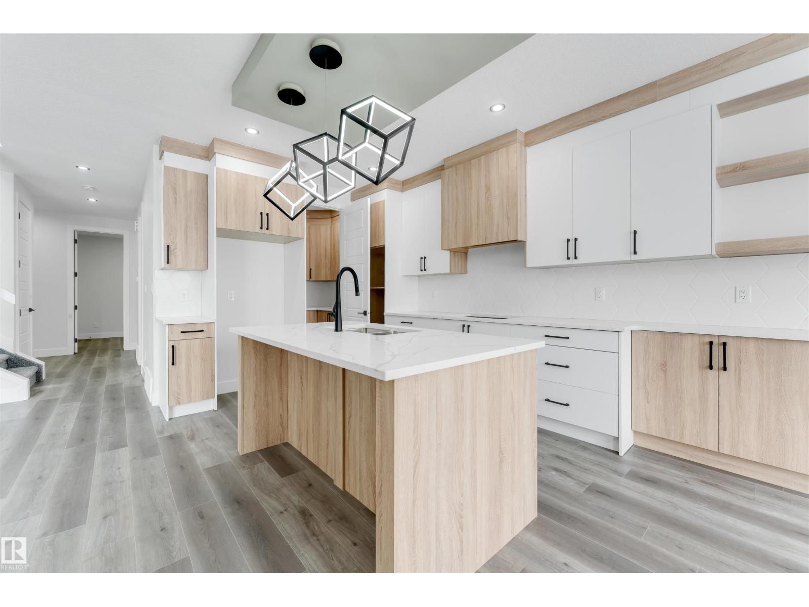 4310 36 st - 17
