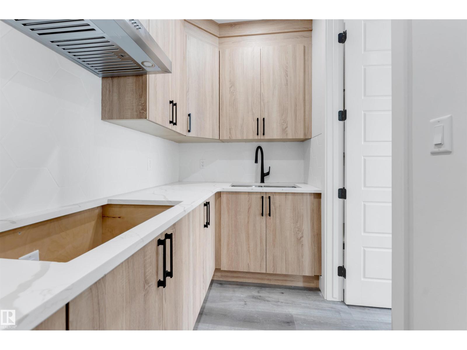 4310 36 st - Image 20
