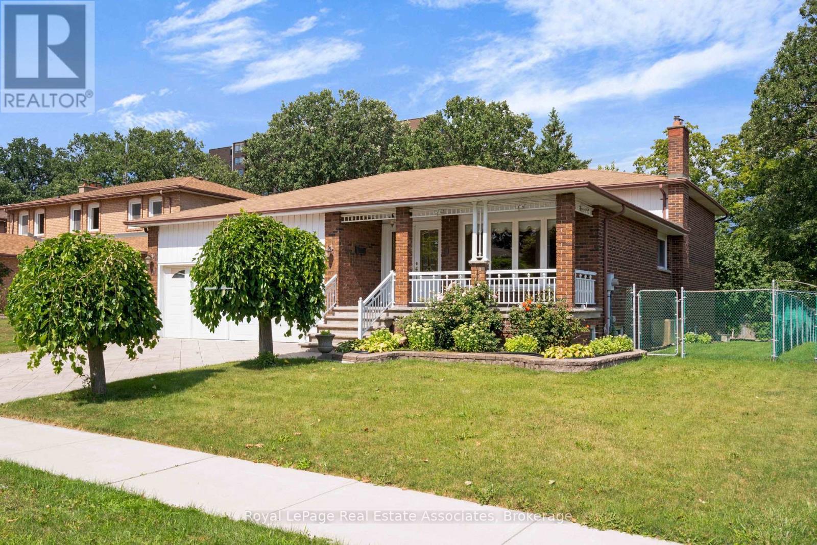 2535 PRIVET CRESCENT - 2