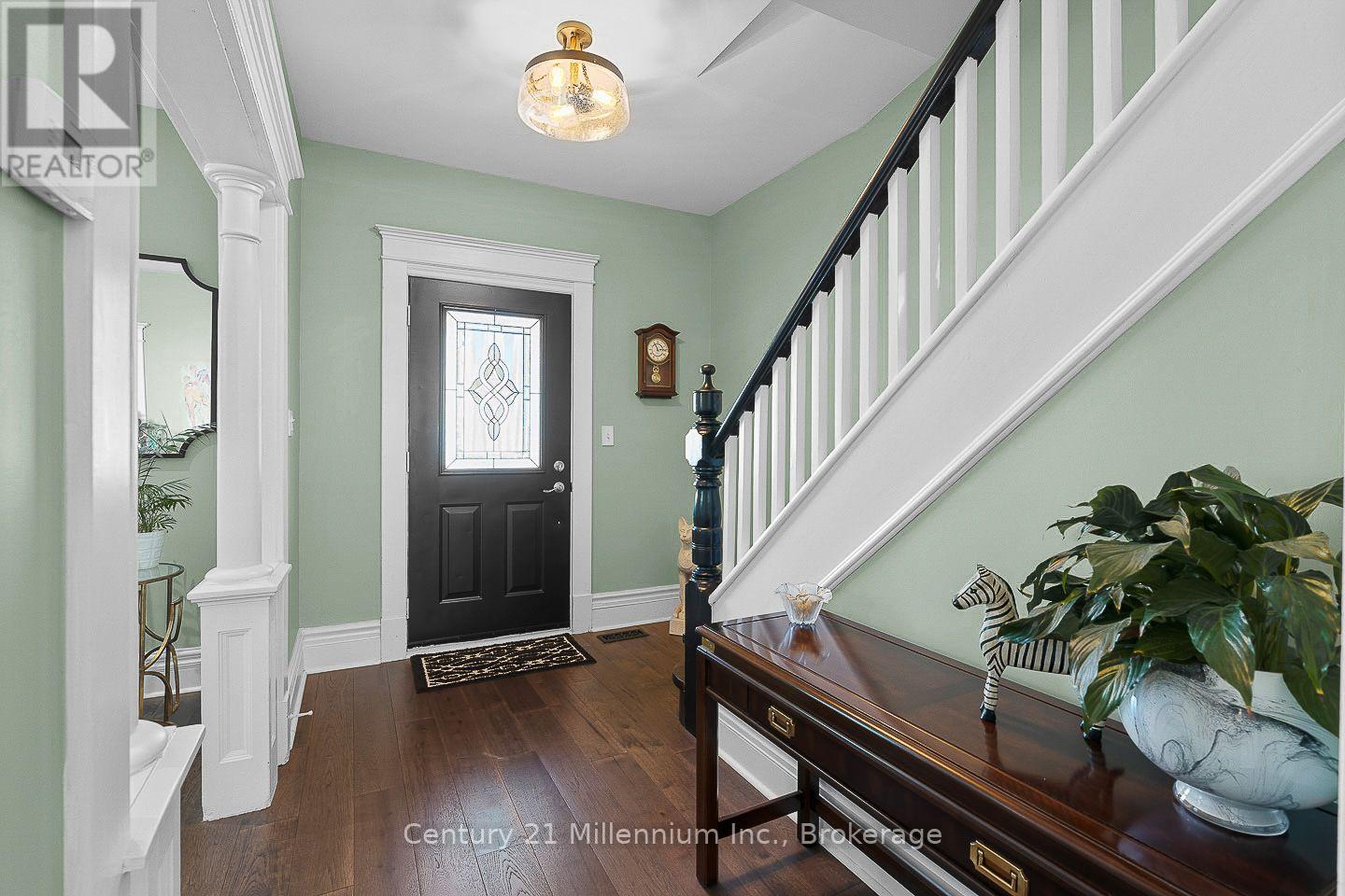 169 5TH A STREET E - Image 19